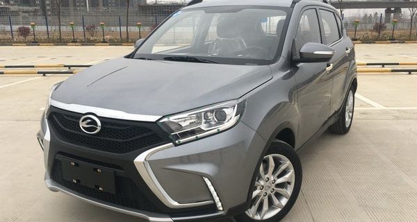 Китайский клон российского Lada XRAY получил оригинальный салон