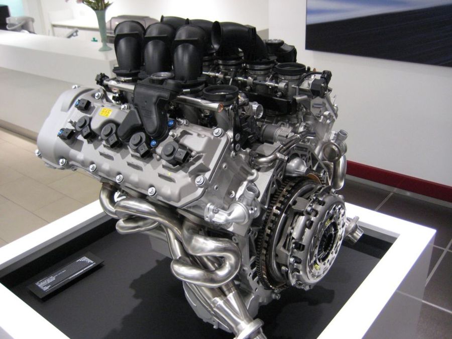 9 лучших двигателей V8 за последнее десятилетие