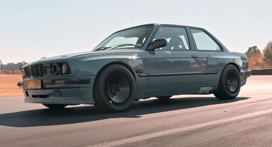 Вы должны услышать, как звучит модифицированный BMW E30 3-серии с 1UZ V8