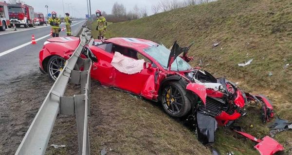 В Польше разбили Ferrari 488 стоимостью 25 миллионов рублей, и его уже не восстановить