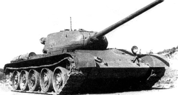Т-44 - первый танк с поперечным расположением двигателя
