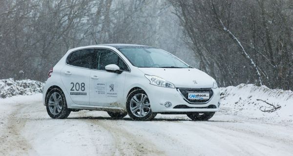 Тест-драйв Peugeot 208 - Настоящий француз