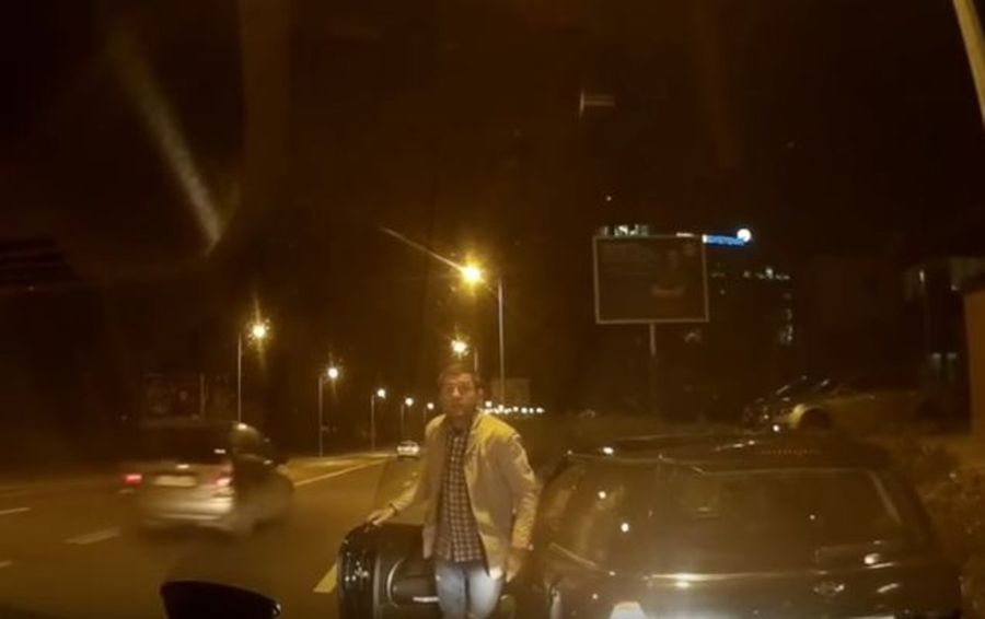 Un fost fotbalist s-a luat la ceartă în trafic cu un alt conducător auto!