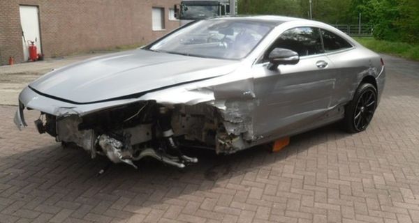 Кто-нибудь готов купить разбитый Mercedes-Benz S63 AMG за $100,000?