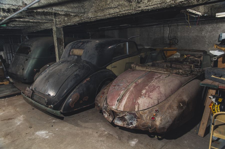 На парковке в Нью-Йорке нашли редкие классические автомобили, простоявшие без движения 40 лет