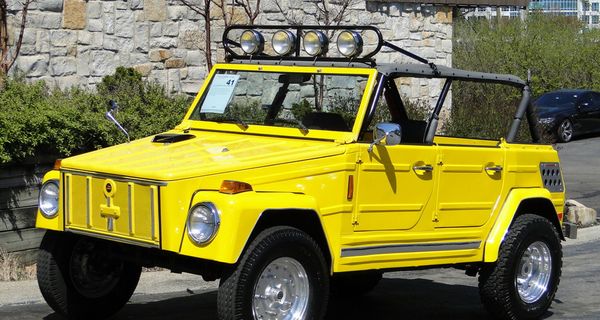 Этот жёлтый Volkswagen Thing с двигателем от Mazda RX-7 выставлен на аукцион