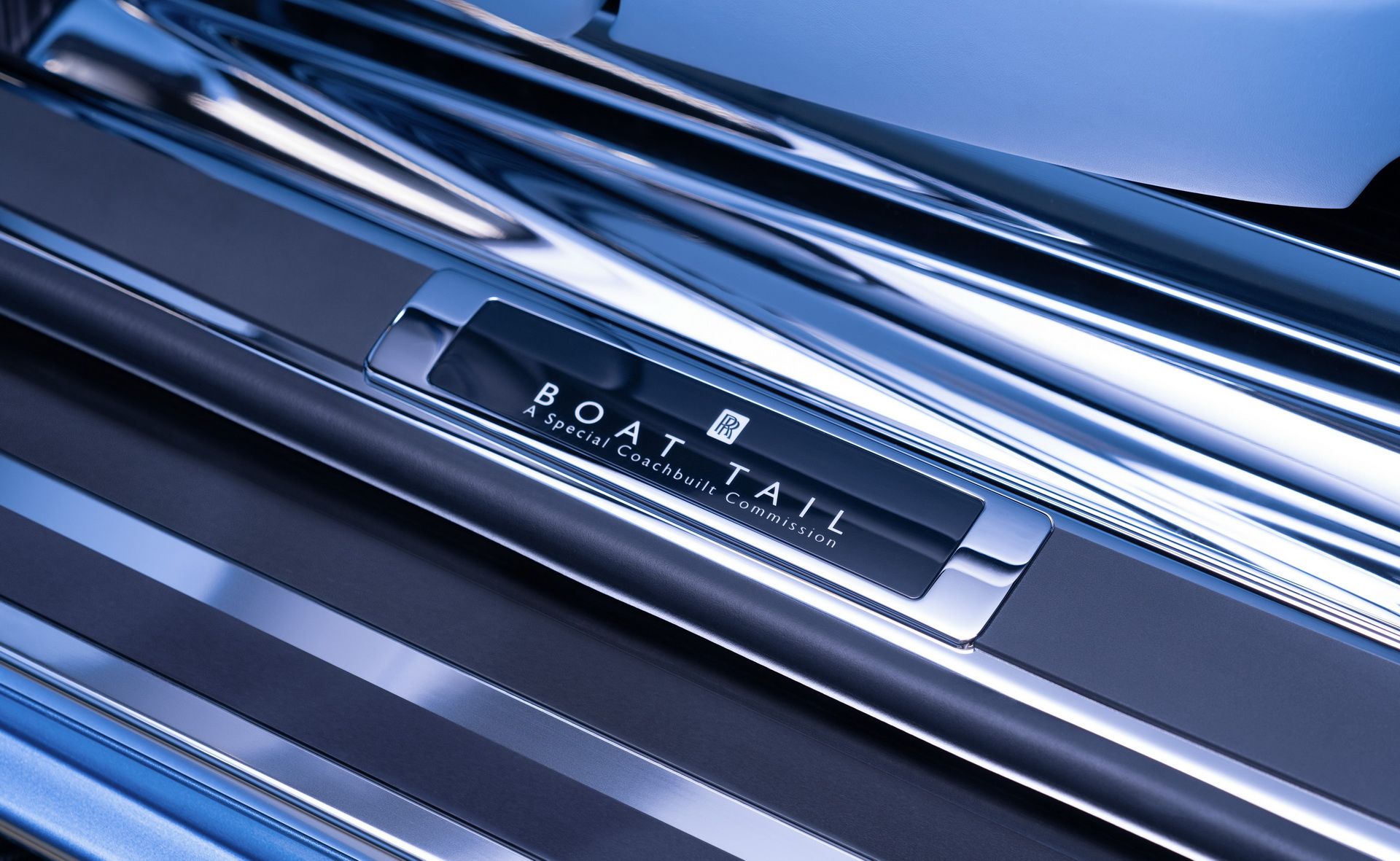 Rolls royce boat tail фото