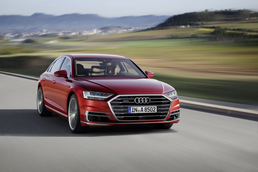 Новый Audi A8 сочетает в себе изысканность с гладким стилем