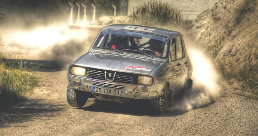 Povestea stramosului noastre romanesti: Renault 12