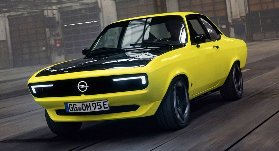 Opel создал крутой электрический рестомод Manta GSe с механической коробкой передач