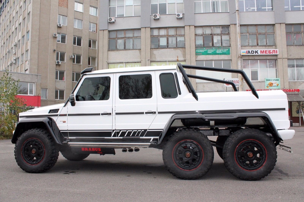 Гелик брабус 6х6. Brabus g500 6x6. G 6x6 Brabus. Брабус шестиколесный. Brabus b700.