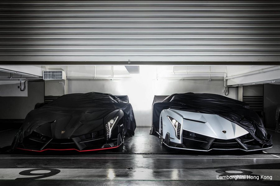 Deux Lamborghini Veneno Roadster livrées à Hong-Kong