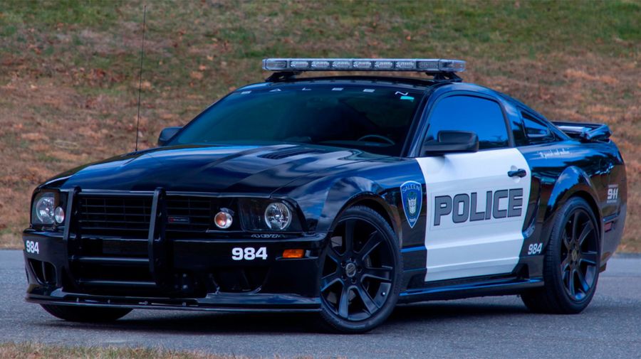 На аукционе продадут один из полицейских Ford Mustang Saleen S281 Extreme из фильма «Трансформеры»