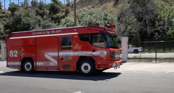 Первая в мире электрическая пожарная машина вступила на службу в Лос-Анджелесе