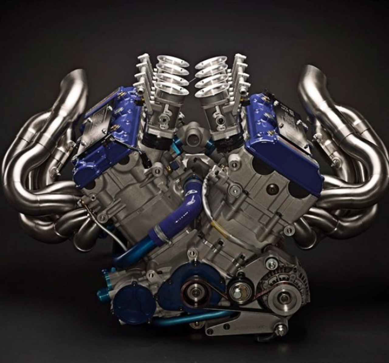 Двигатель v8