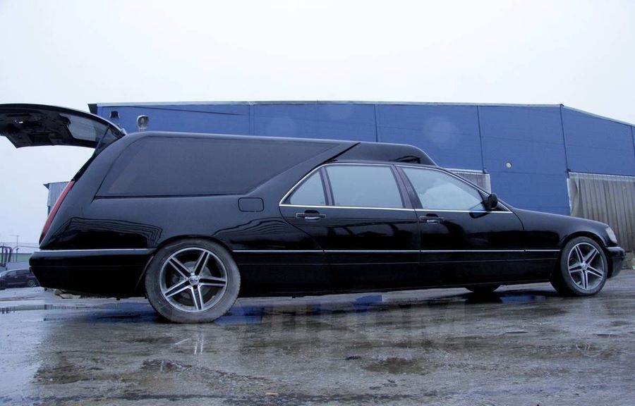 Последний путь в легенде 90-х: на продажу выставили катафалк на базе Mercedes-Benz W140