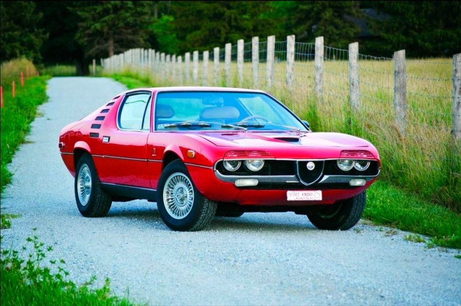 Alfa Romeo Montreal . Итальянское GT купе V8 от Bertone. 