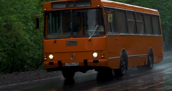 Видеоблогер рассказал про редкий советский автобус ЛАЗ-42021