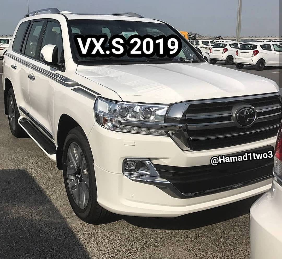 Toyota cruiser 2019. Toyota Land Cruiser 2019. Toyota Land Cruiser 300 и Lexus LX. Toyota Land Cruiser 300 Black Edition. Toyota Land Cruiser 570 2019.