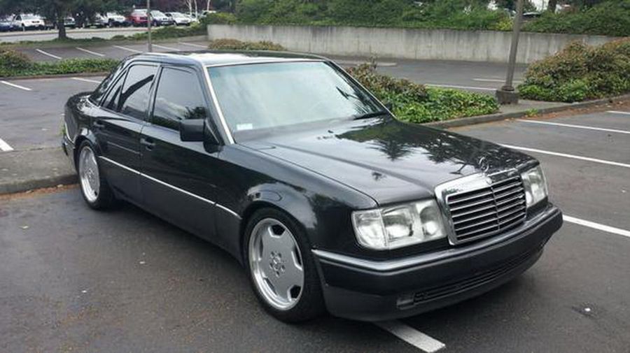 Mai tare decat un tanc: un Mercedes W124 500E este de vanzare