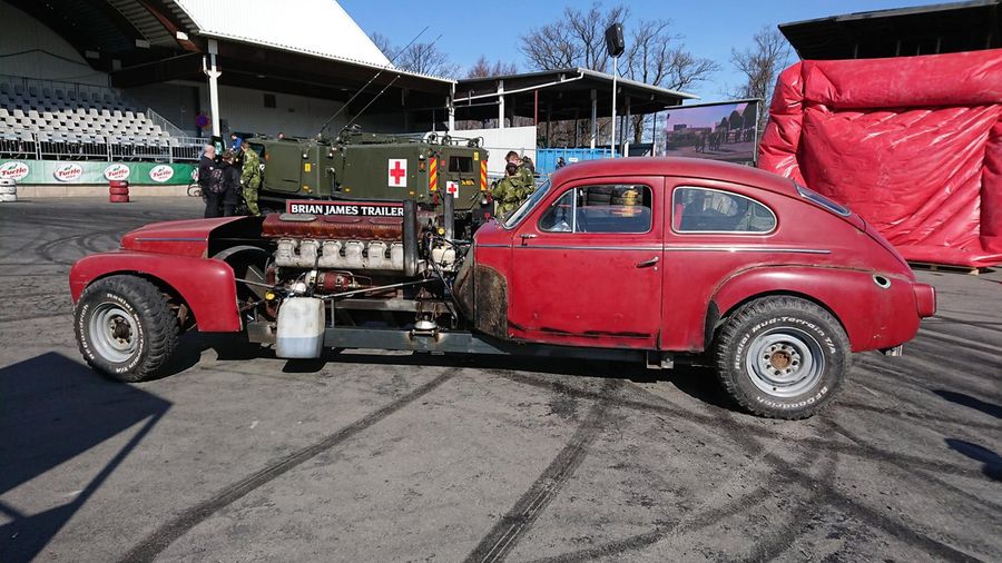 Посмотрите и послушайте, как звучит Volvo PV544 с 38,8-литровым двигателем