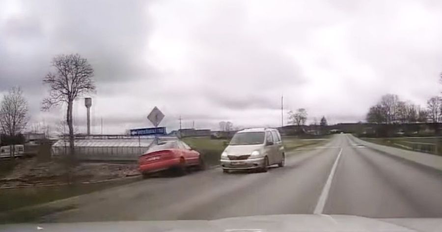 Подросток перевернул Audi A4 в нелепой попытке уйти от полиции