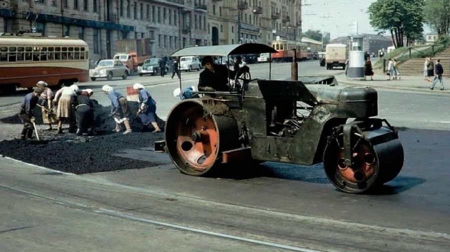 Теплые «ламповые» фотографии времен СССР с советскими автомобилями — 18