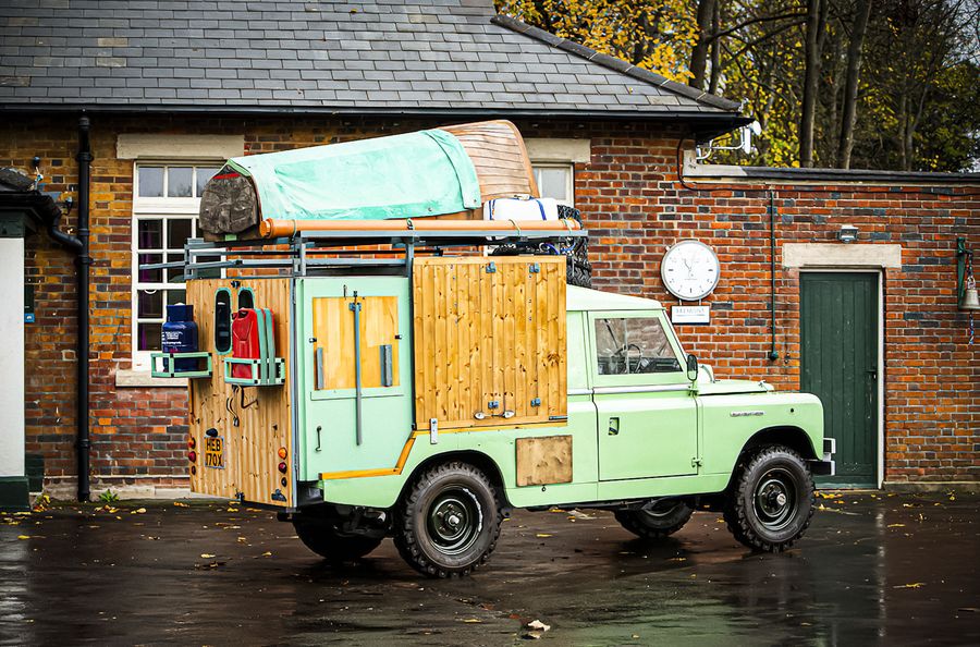Кухню на колесах на базе Land Rover Defender из кулинарного телешоу выставили на продажу