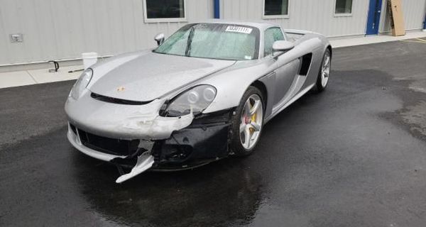Разбитый Porsche Carrera GT продают за 27 миллионов рублей, и это очень дёшево