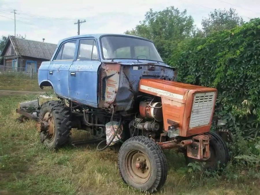 Самодельный трактор на базе Т-25 с кузовом от старого «Москвича»