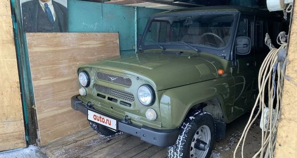 В Москве продают УАЗ «Хантер» с пробегом 500 километров, который 14 лет простоял в гараже