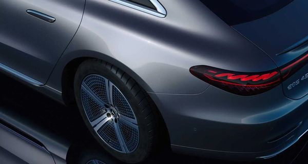 Владельцам Mercedes-Benz EQS придется ежегодно платить за доступ к полноуправляемому шасси
