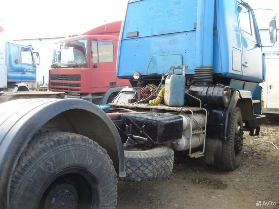 В Ижевске продают редчайший тягач КамАЗ-5425МА от совместного предприятия «Альткам»