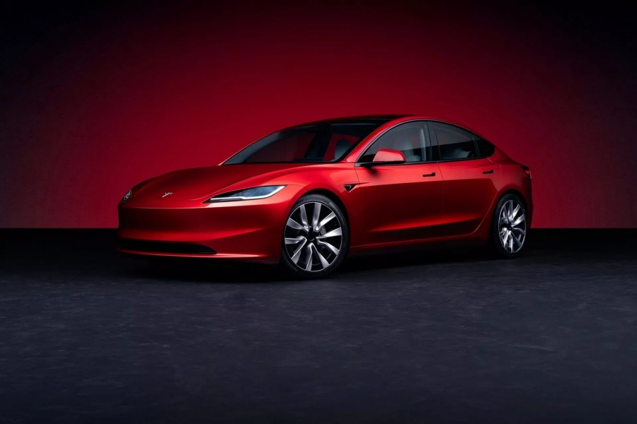 Обновлённый Tesla Model 3 получил новую внешность, салон и больший запас хода