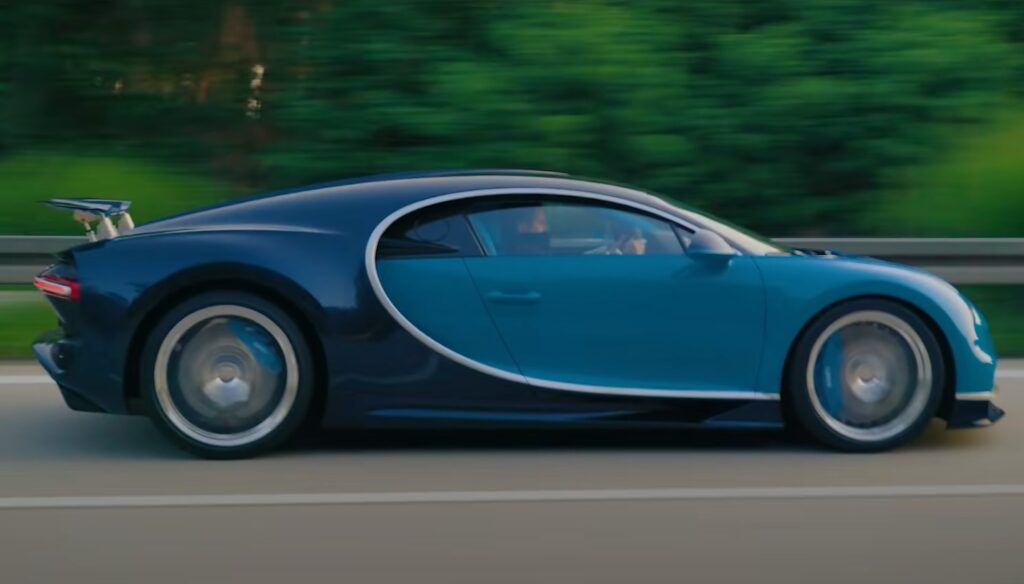 Посмотрите, как гиперкар Bugatti Chiron разогнался до 414 км/ч на немецком автобане