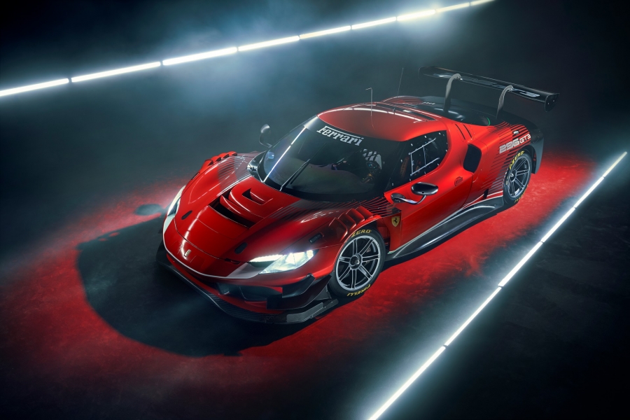 Ferrari показал новый трековый болид 296 GT3 с битурбированным V6