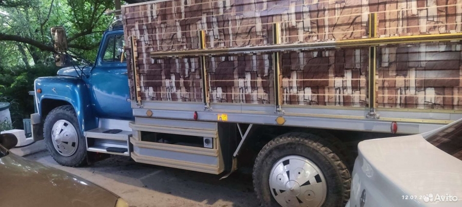 Берегите глаза: в Крыму продают ГАЗ-53-12 с максимально колхозным тюнингом