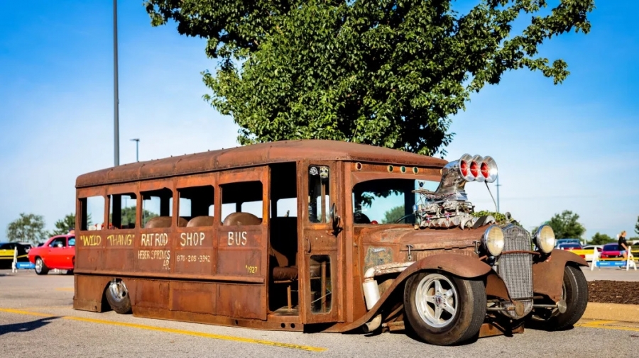 Школьный автобус Wayne Ford 1927 года превратили в рэт-род без окон, зато с V8