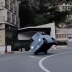 Постарайтесь не засмеяться, когда этот Citroen Ami переворачивается в Монако