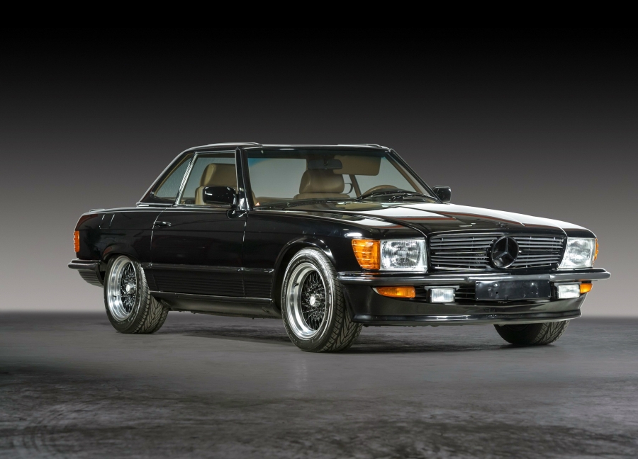 На аукционе продадут редчайший Mercedes-Benz 500 SL AMG 5.0 с механической коробкой передач