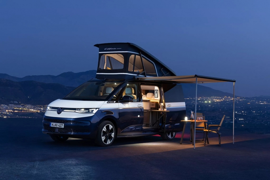 Volkswagen представил концептуальный гибридный Multivan для путешествий