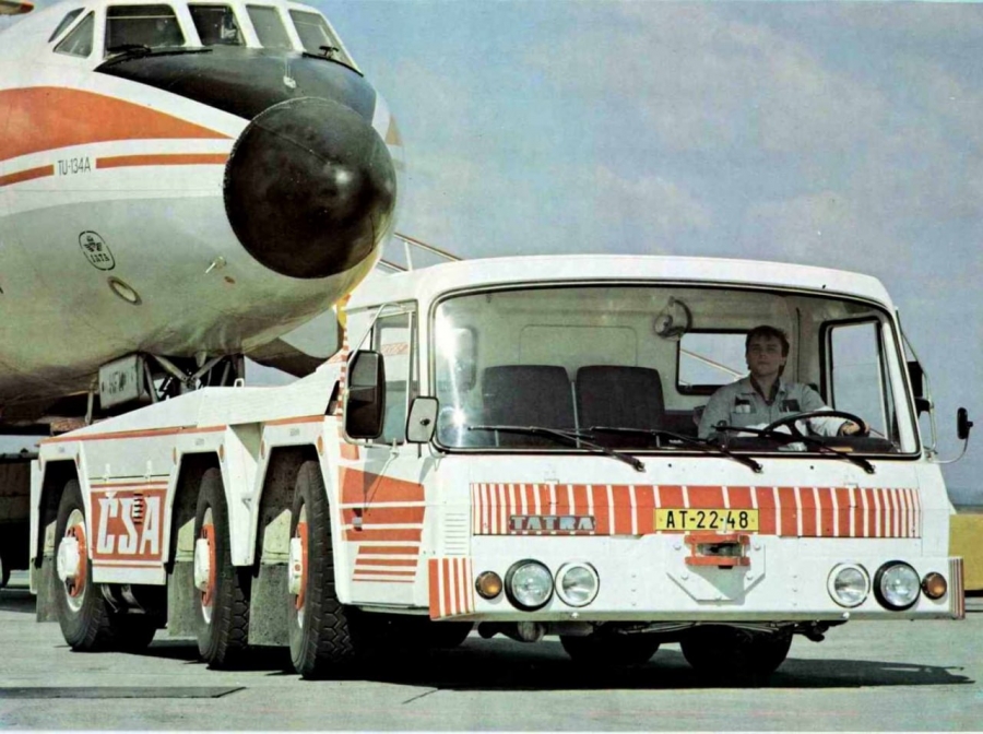 История необычного авиационного тягача Tatra 815 TPL