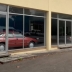 Заброшенный дилерский центр Ford с прекрасно сохранившимися автомобилями 80-х годов