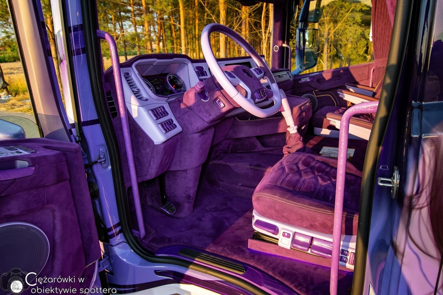 Самый фиолетовый грузовик Scania в мире: крутой проект из Нидерландов